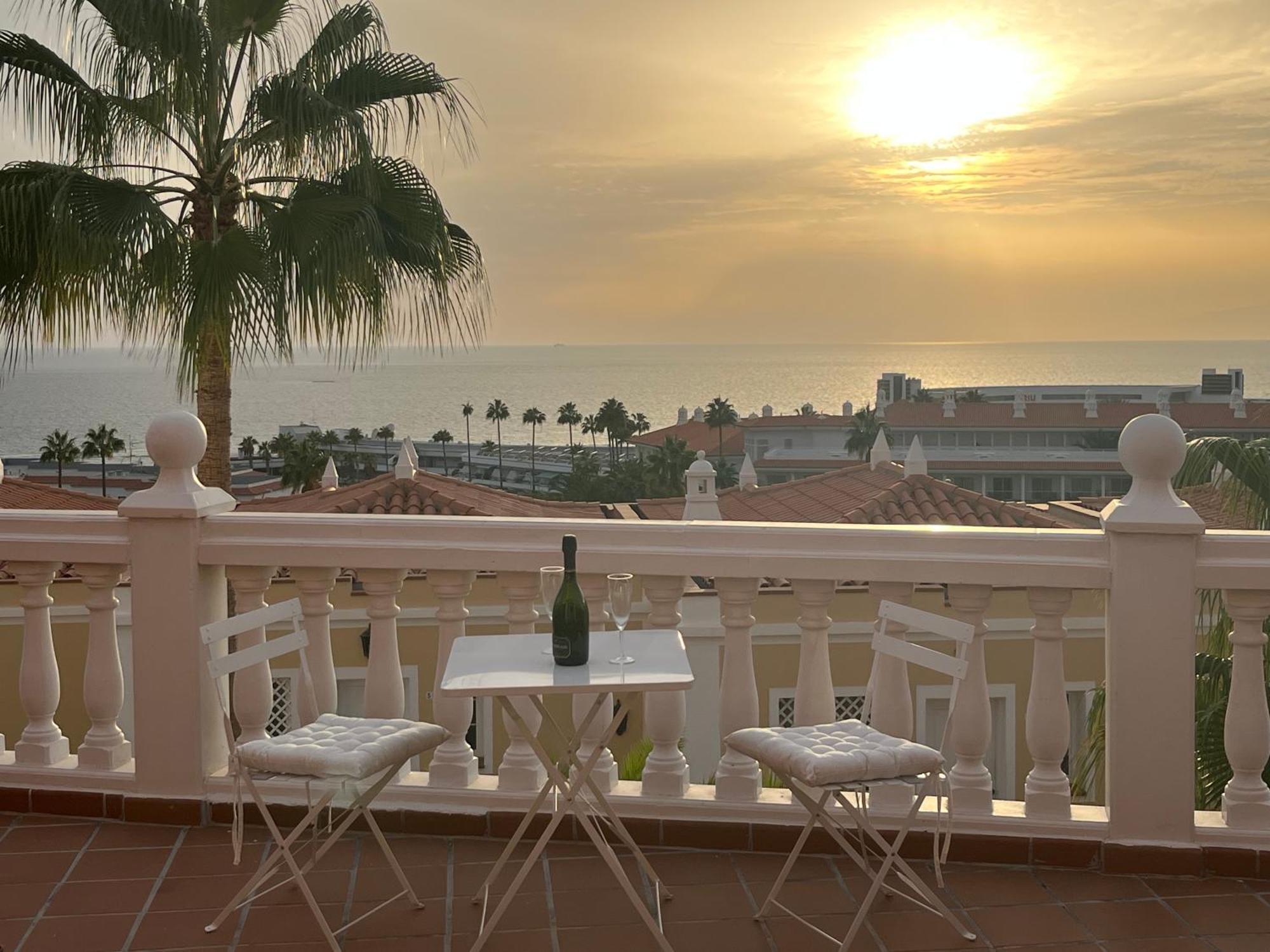 Playa Del Duque-Amazing Views 2 Bedroom Costa Adeje  Bagian luar foto