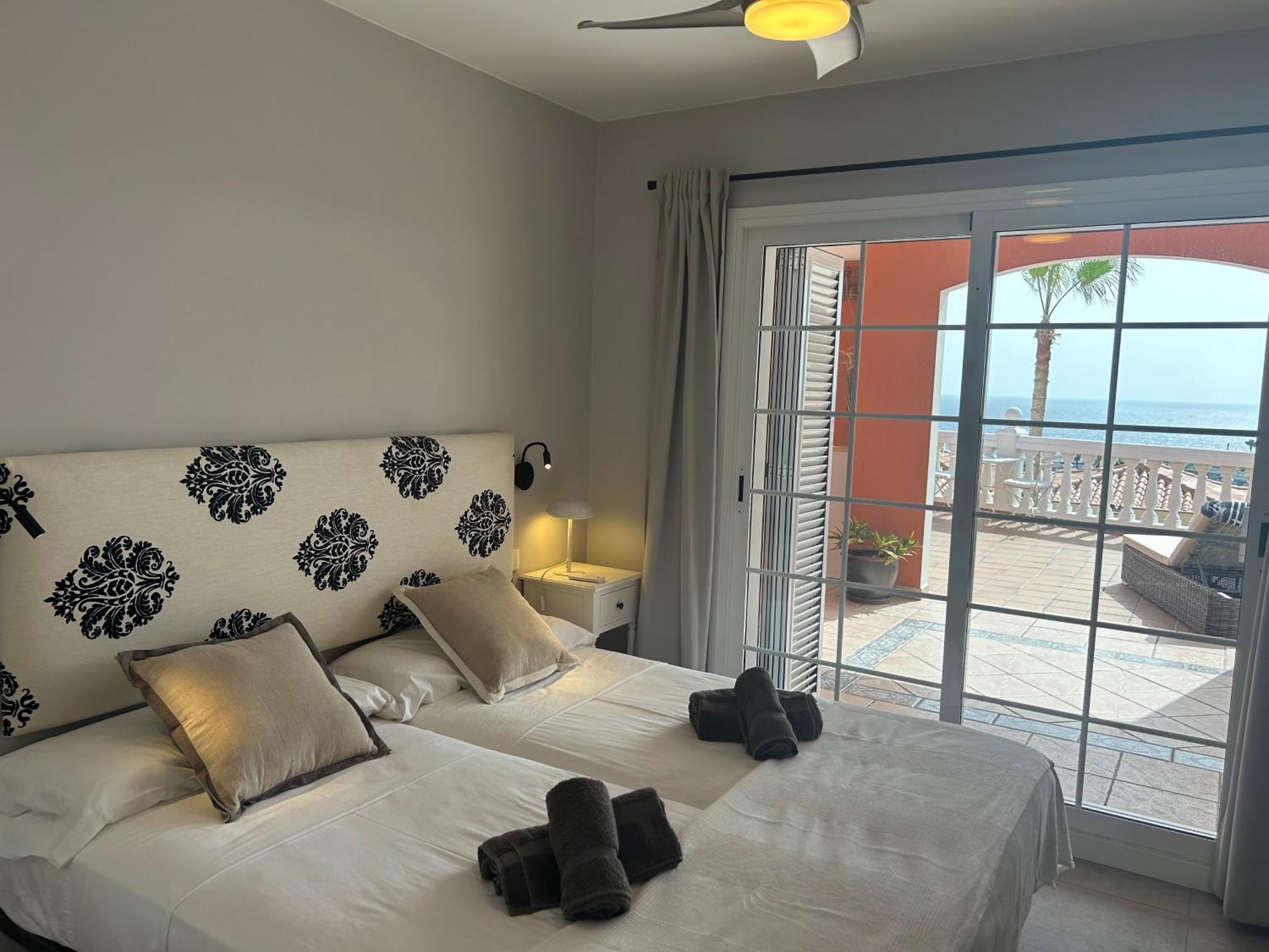 Playa Del Duque-Amazing Views 2 Bedroom Costa Adeje  Bagian luar foto